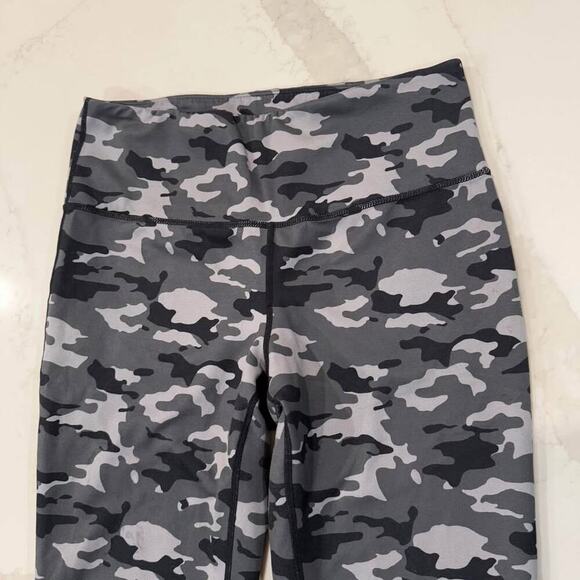 Ideology High Rise Compression Activewear Leggings Women’s Medium Camo Workout - Picture 2 of 5